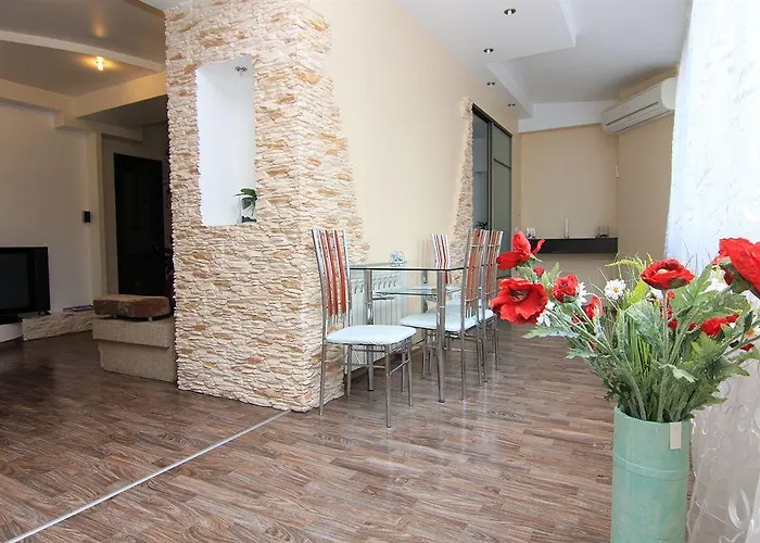 On Preobrajenskaya 24 4*